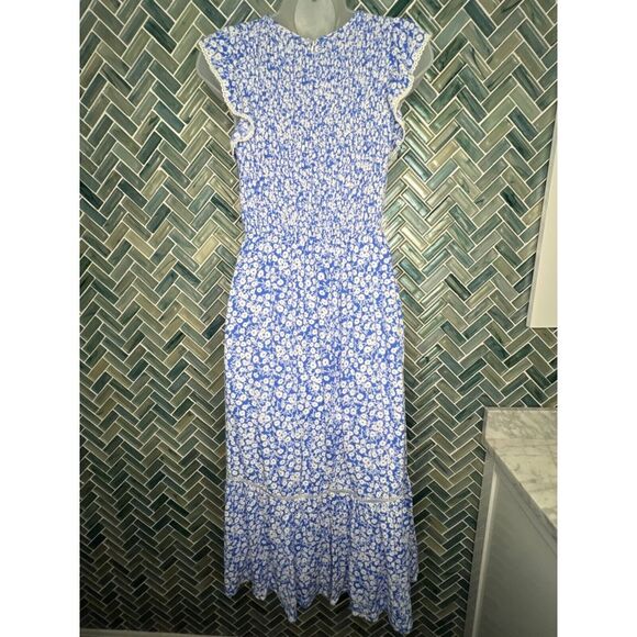 Nordstrom Lost + Wander Pick Me Blue White Floral Tiered Smocked Midi Dress S - Picture 6 of 12